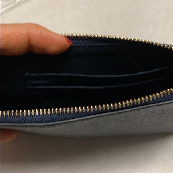 Coach corner wristlet - Picture 3 of 9